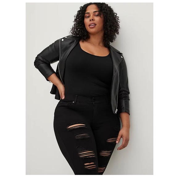 Bombshell Skinny Jeans in black stretchy material by Torrid. Brand new! - Picture 1 of 8